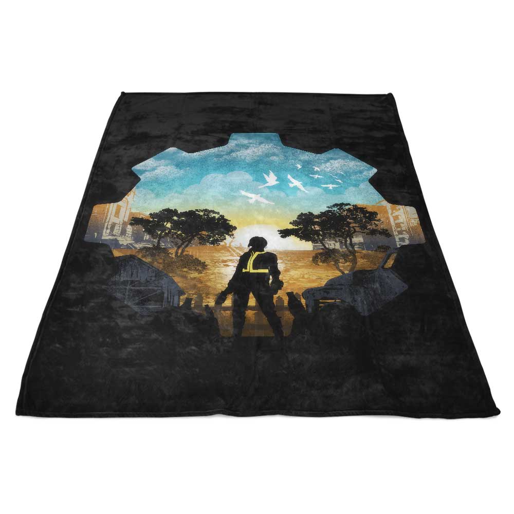 Cozy Fleece Blanket with Vaulted Silhouette Design