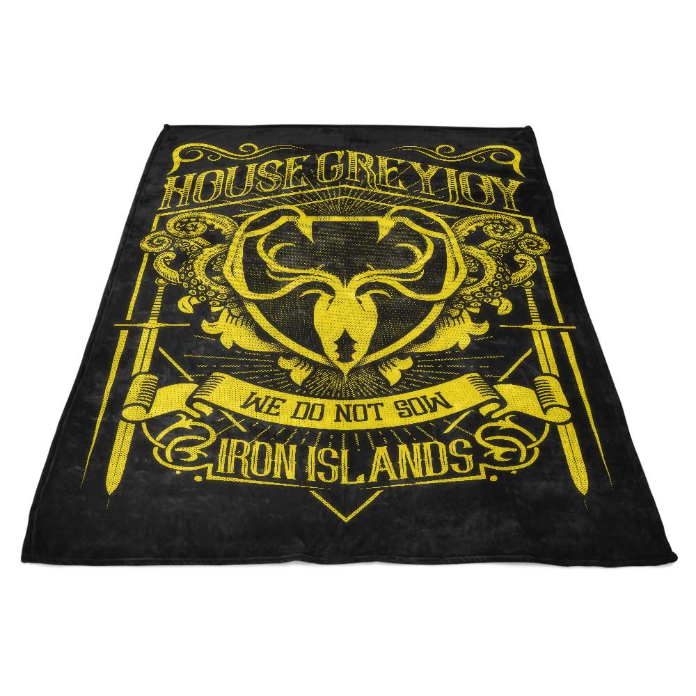 Vintage Kraken Design Polyester Fleece Blanket for Cozy Moments