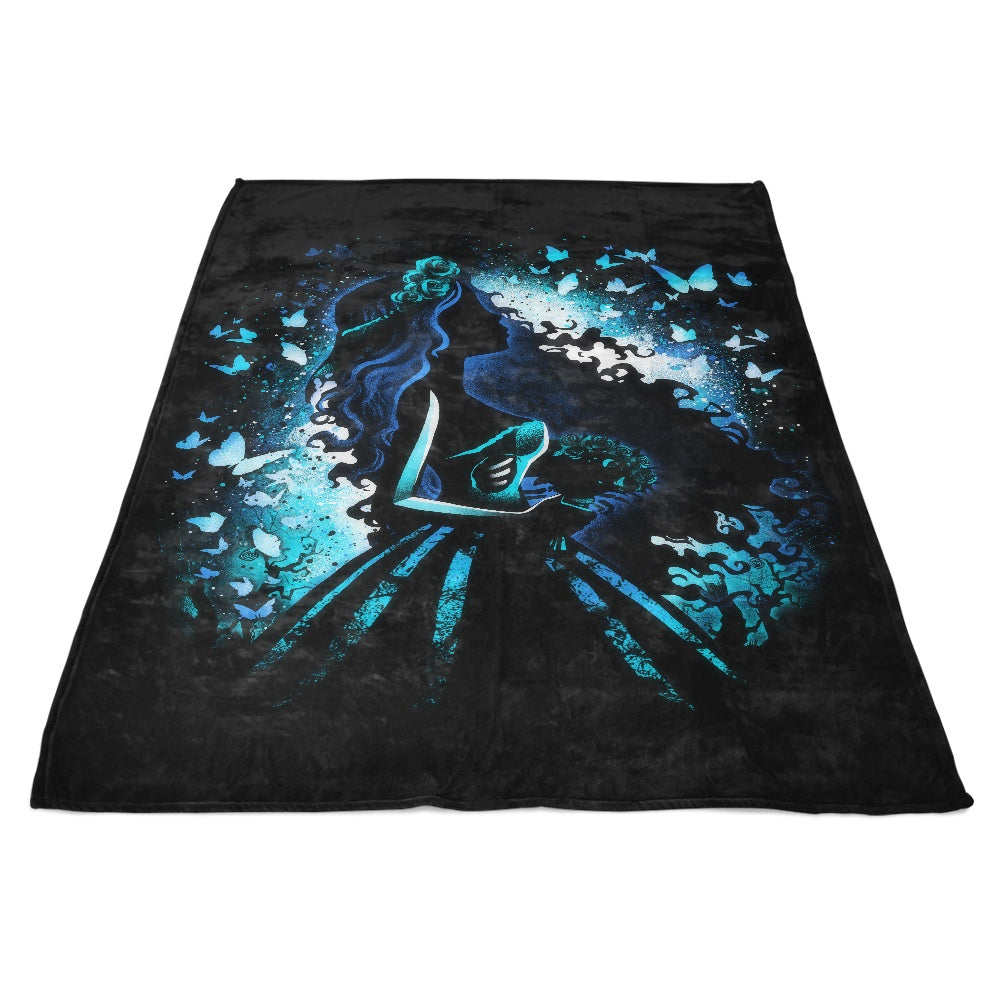 Alemaglia's Undead Bride Returns Super-Soft Fleece Blanket