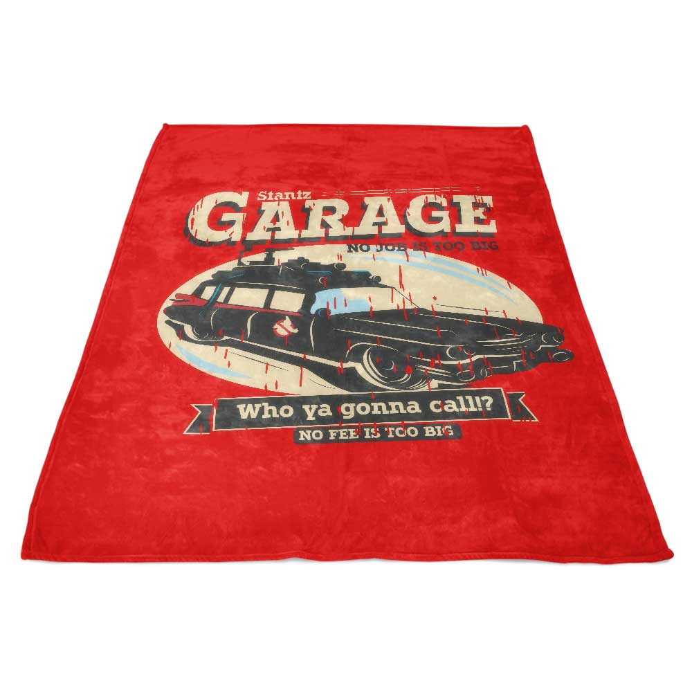 Piercek25's Stantz Garage Themed Luxury Fleece Blanket for Cozy Comfort