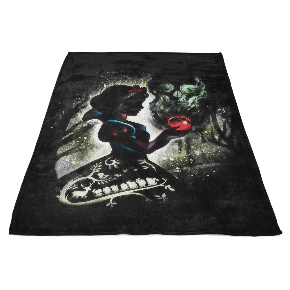 Alemaglia's Ultra-Soft Poison Apple Print Fleece Blanket